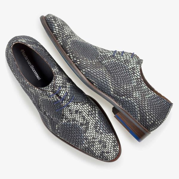 Grauer Kalbsleder-Schnürschuh mit Schlangenprint