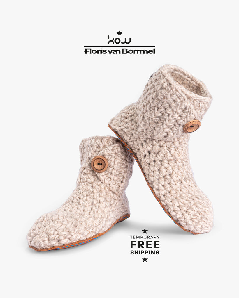 Kingdom of Wow home slippers sand