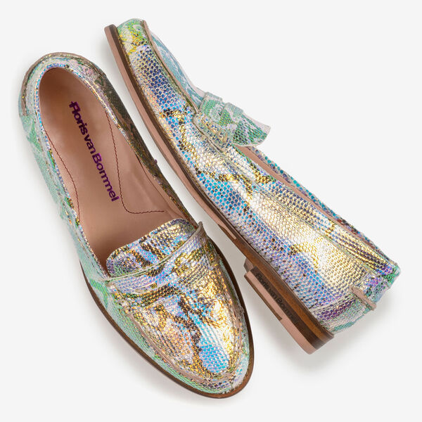 Leather loafer with green/gold metallic print