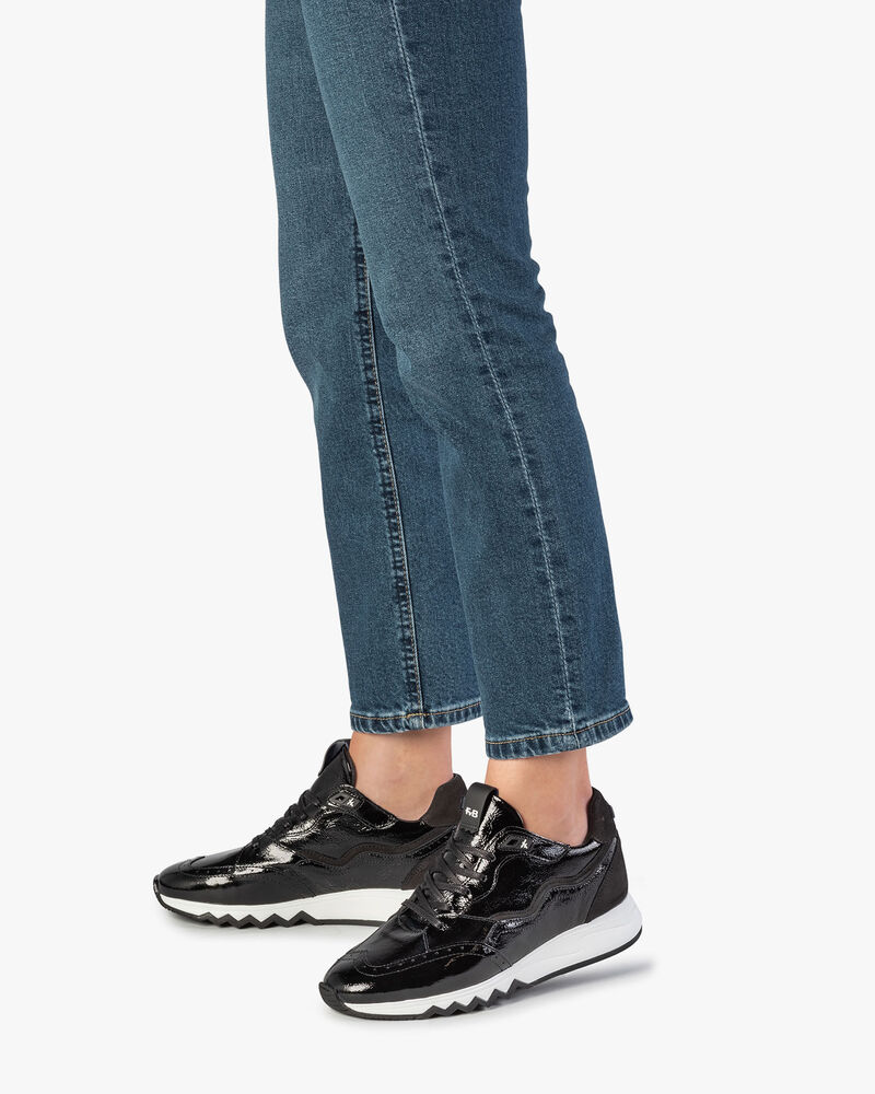 Schwarzer Lackleder-Sneaker