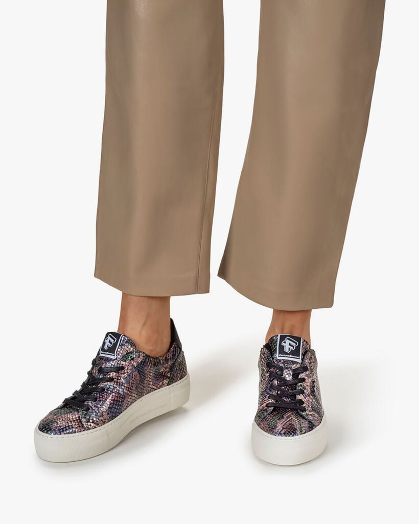 Sneaker Metallic-Print rosa