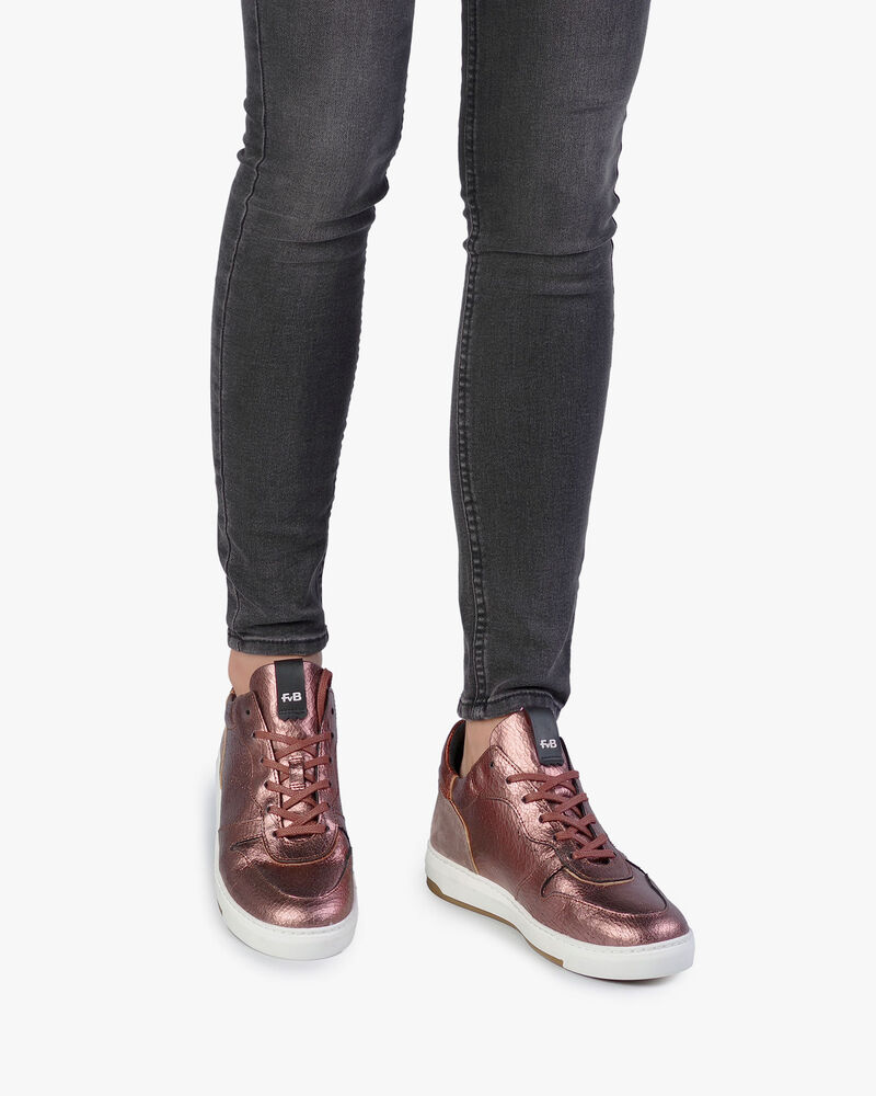 Sneaker craquel&eacute; leather pink