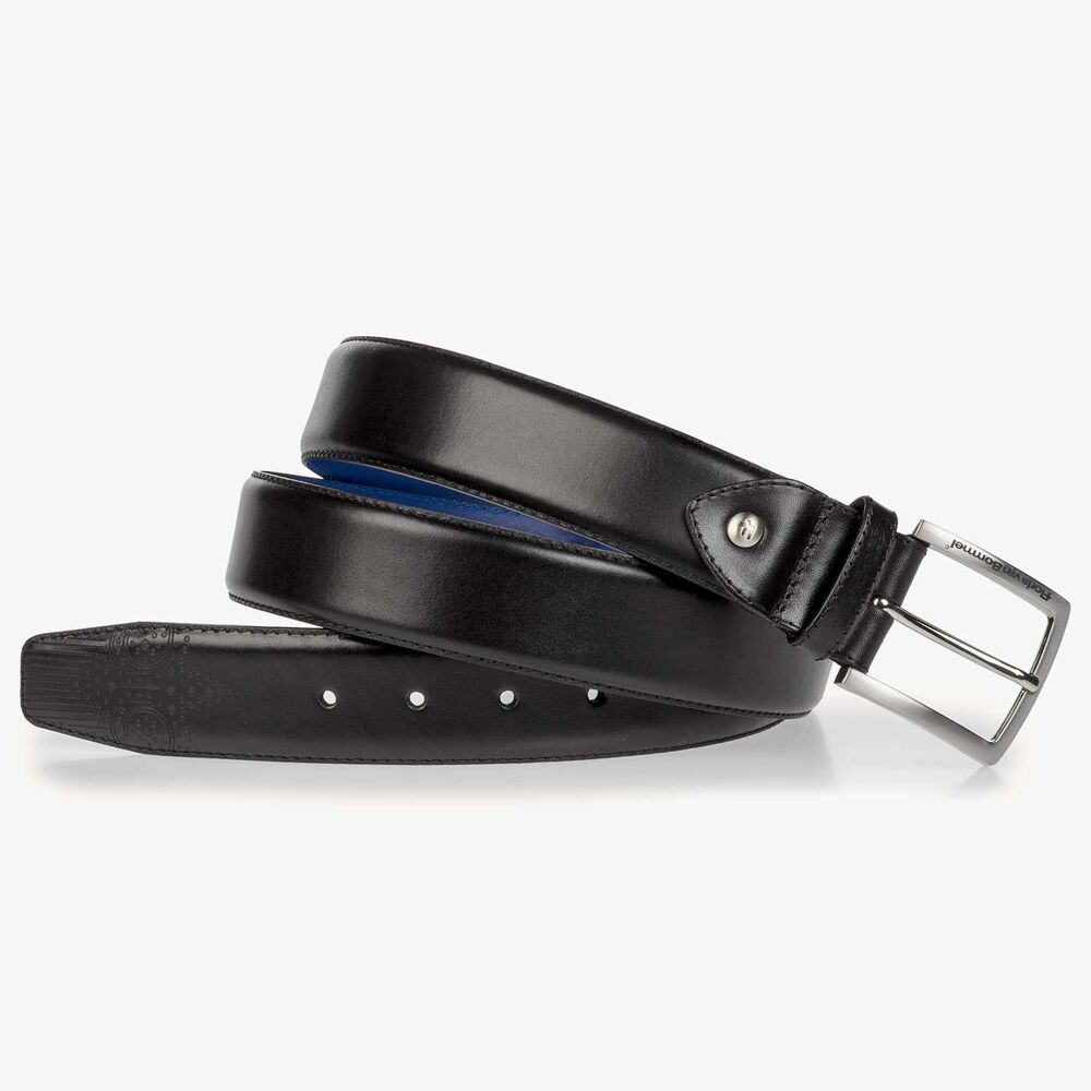 Black brogue belt made of calf’s leather