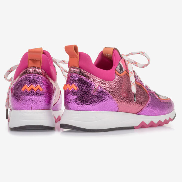 Sneaker with red and pink metallic print