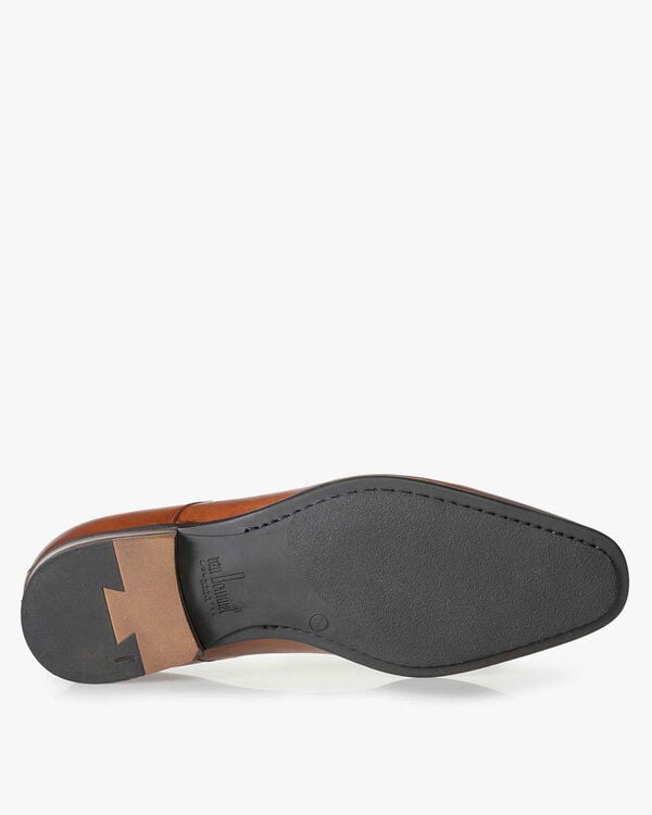 Cognac-coloured lace shoe