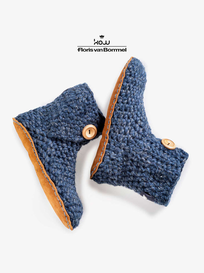 Kingdom of Wow home slippers blue