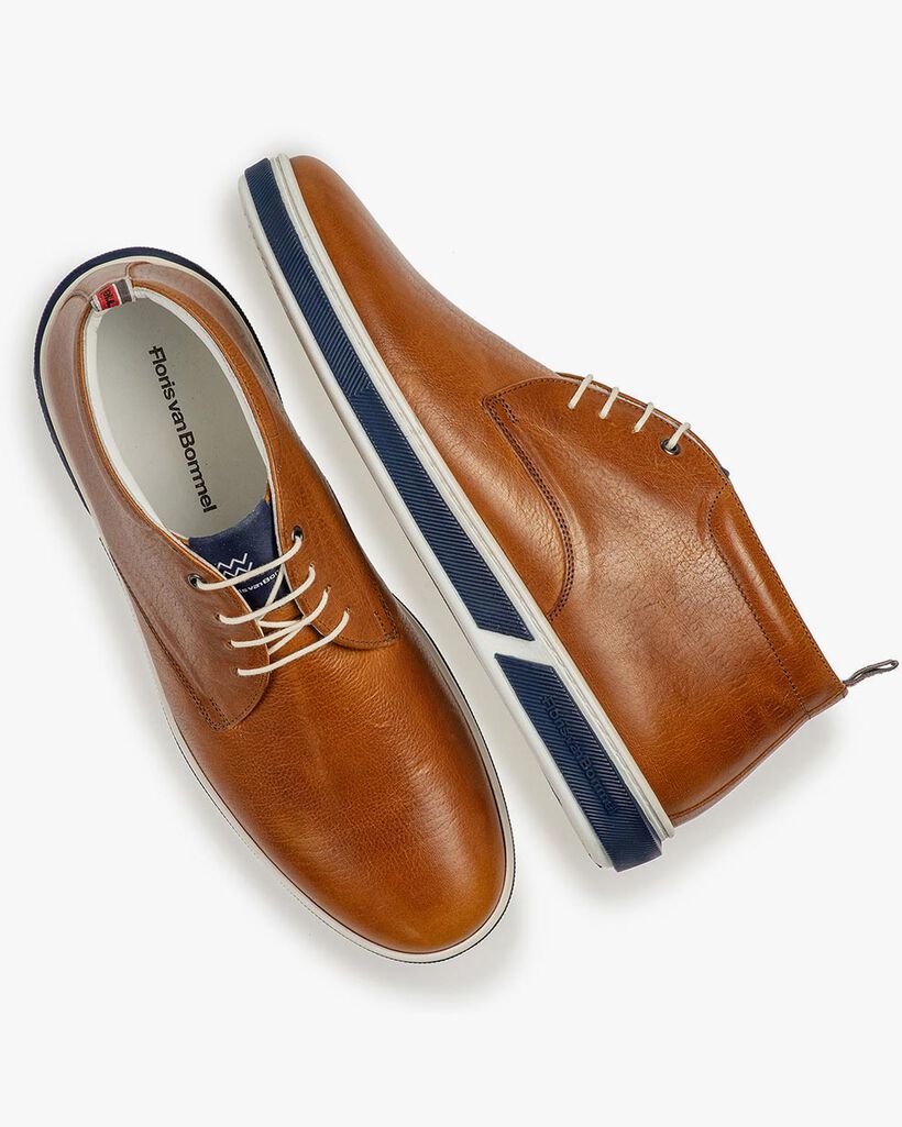 Cognacfarbener Schnürstiefel