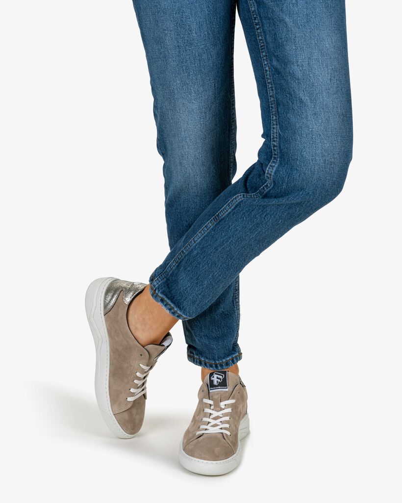 Sneaker Wildleder beige