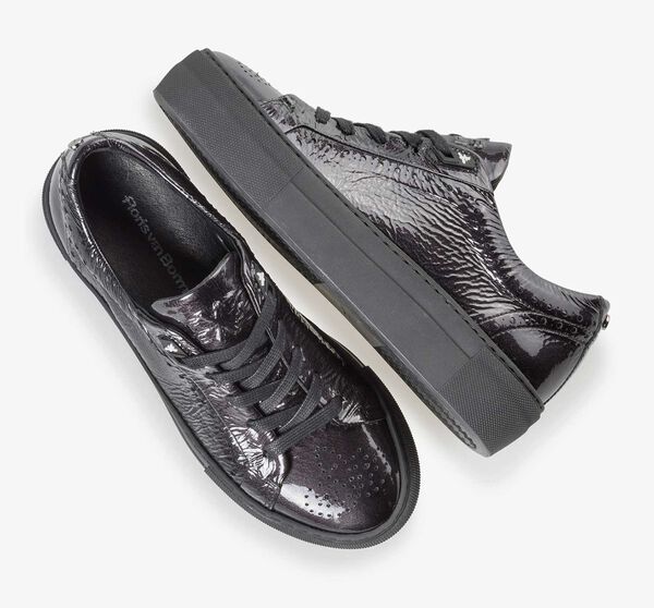 Black patent leather sneaker with wrinkle effect