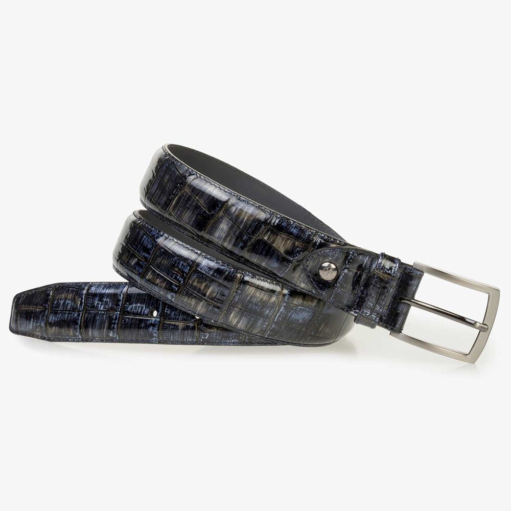 Grey patent leather belt with a croco print