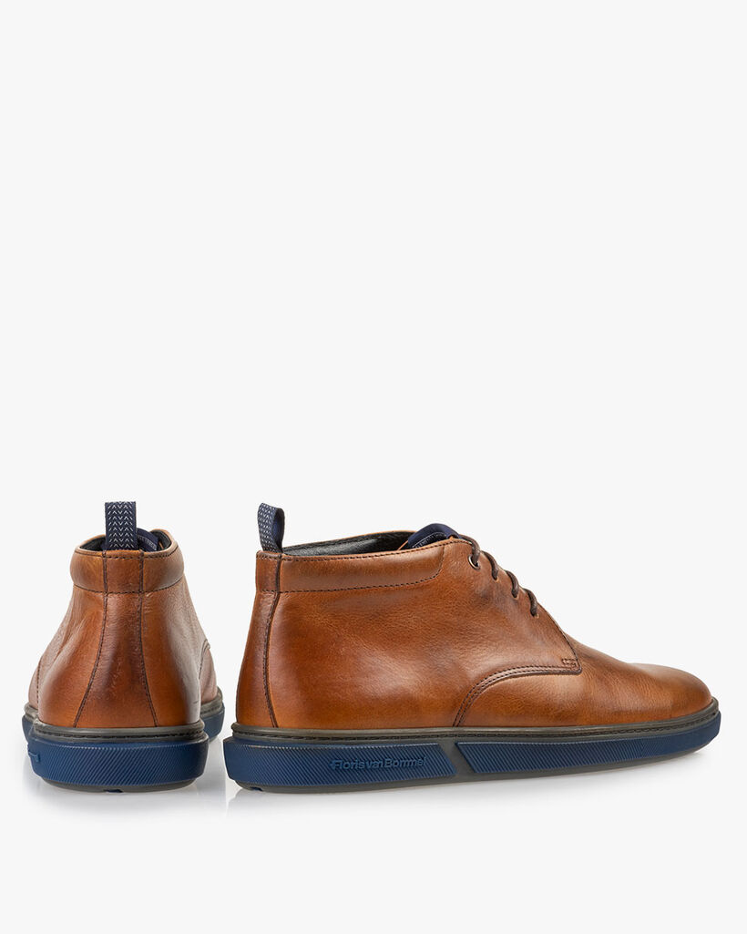 Lace boot calf leather cognac