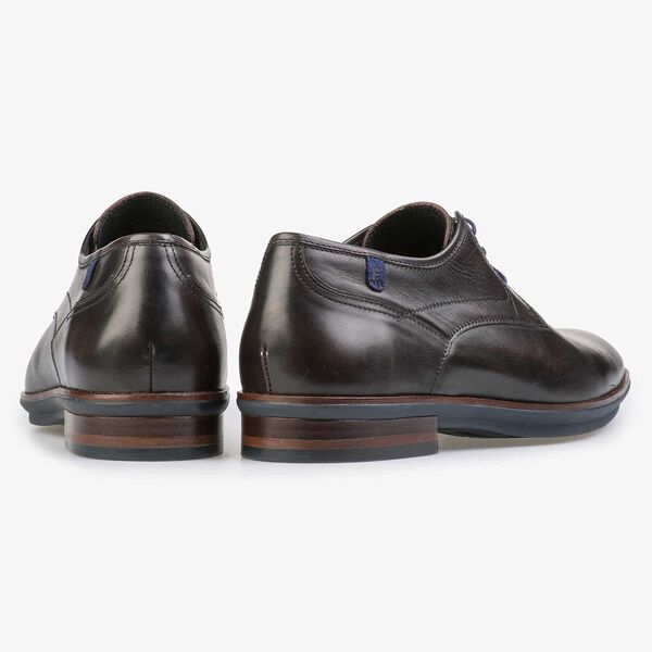 Dark brown calf’s leather lace shoe