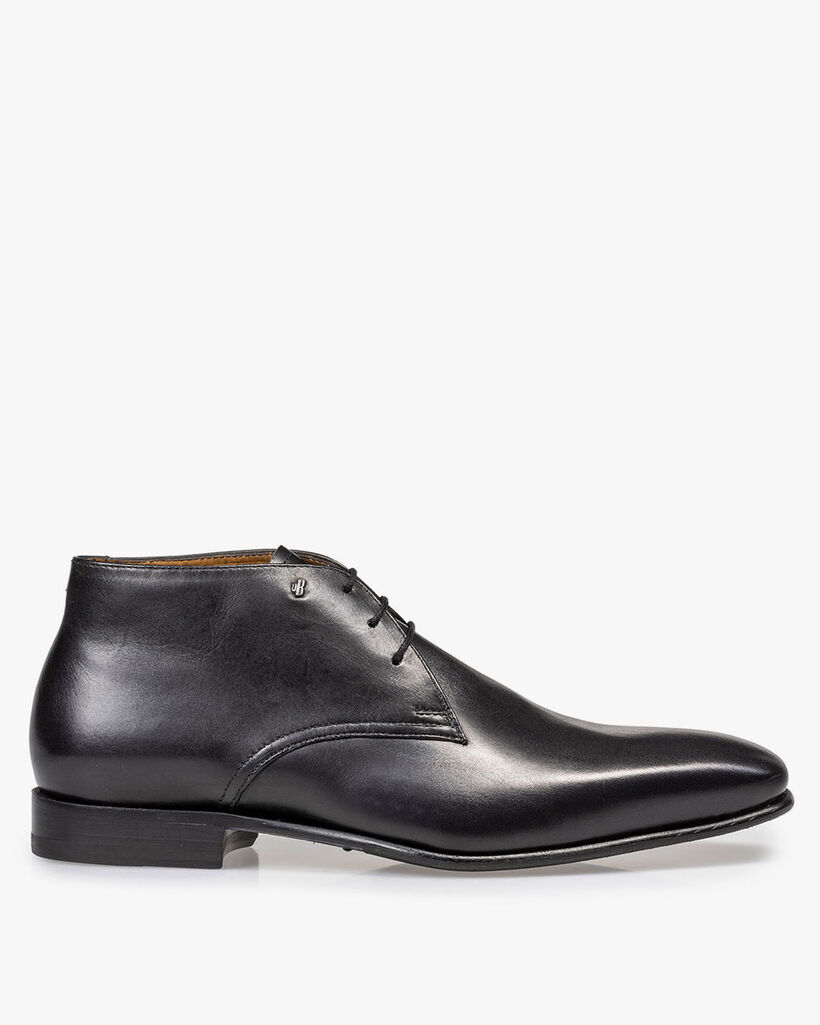 Schwarzer Kalbsleder-Schnürschuh