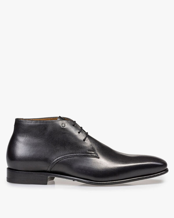 Schwarzer Kalbsleder-Schnürschuh