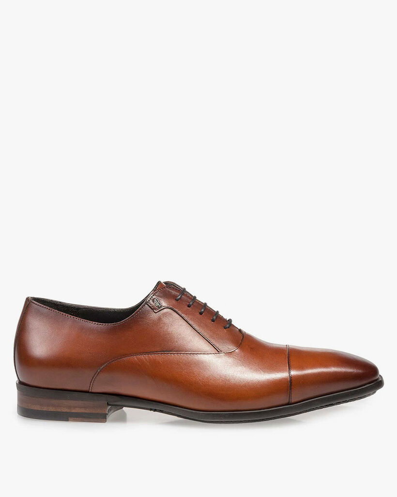 Cognacfarbener Schnürschuh