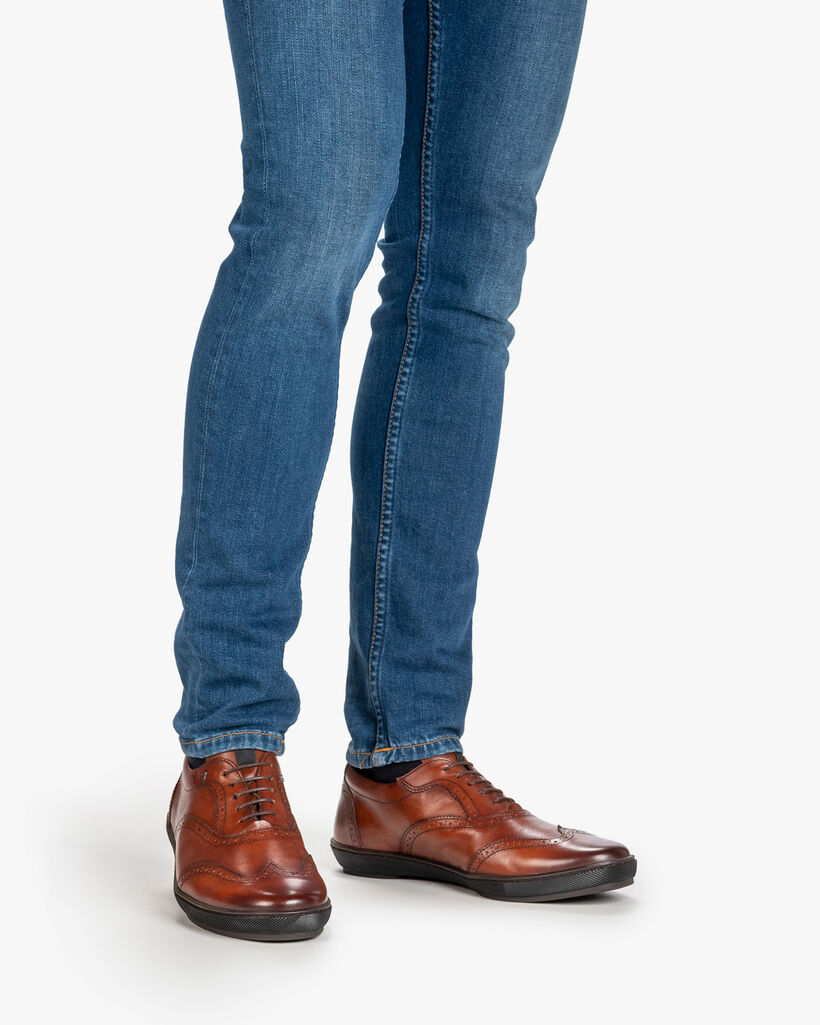 Sneaker Kalbsleder dunkel cognacfarben