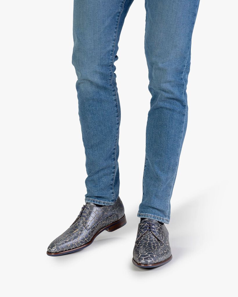 Schn&uuml;rschuh Metallic-Print blau