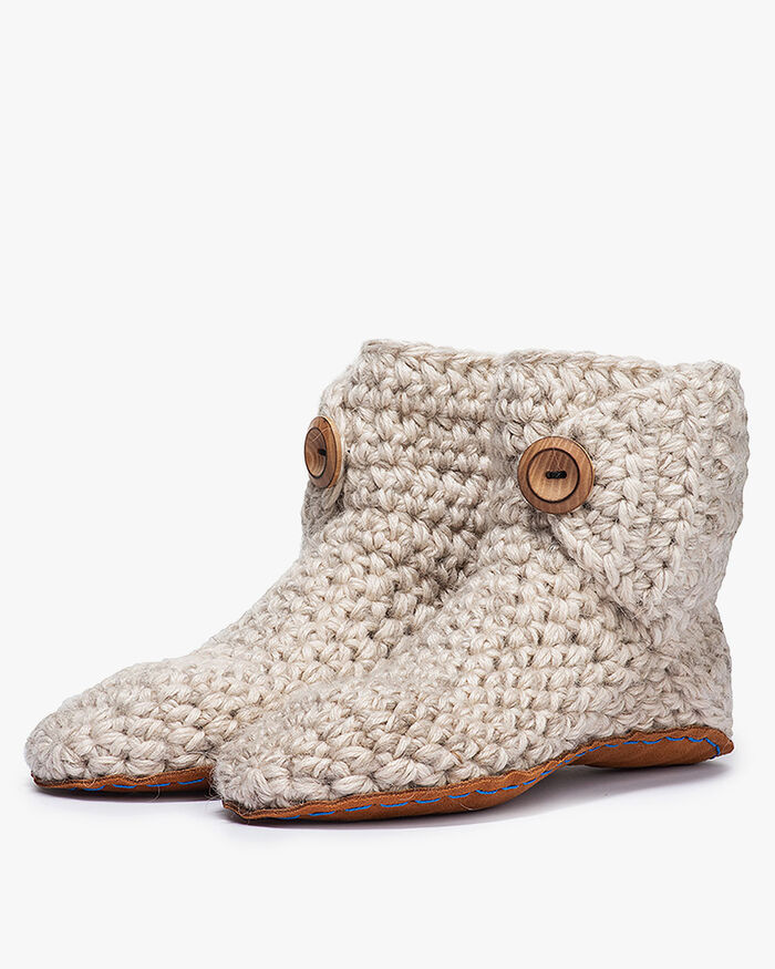 Kingdom of Wow home slippers sand