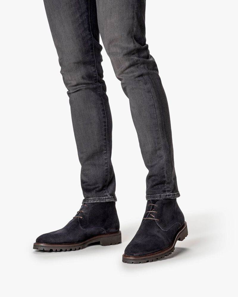 Lace boot suede black