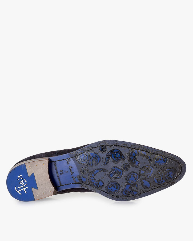 Dark blue suede leather lace shoe with laser print