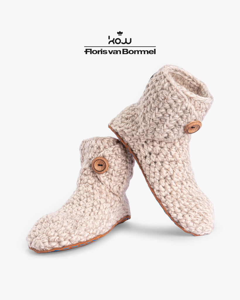 Kingdom of Wow Hausschuhe sand