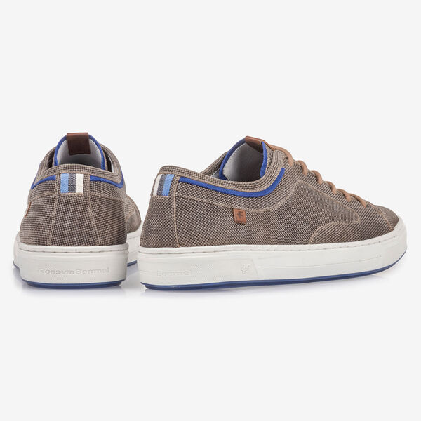 Brown suede leather lace shoe with print