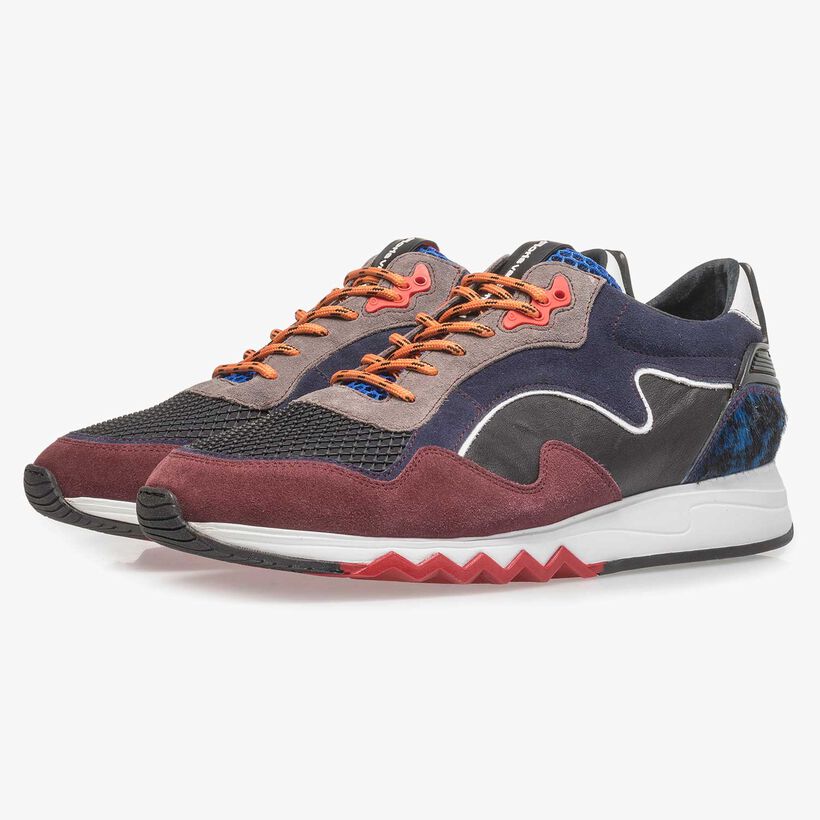 Rot-blauer Wildleder-Sneaker