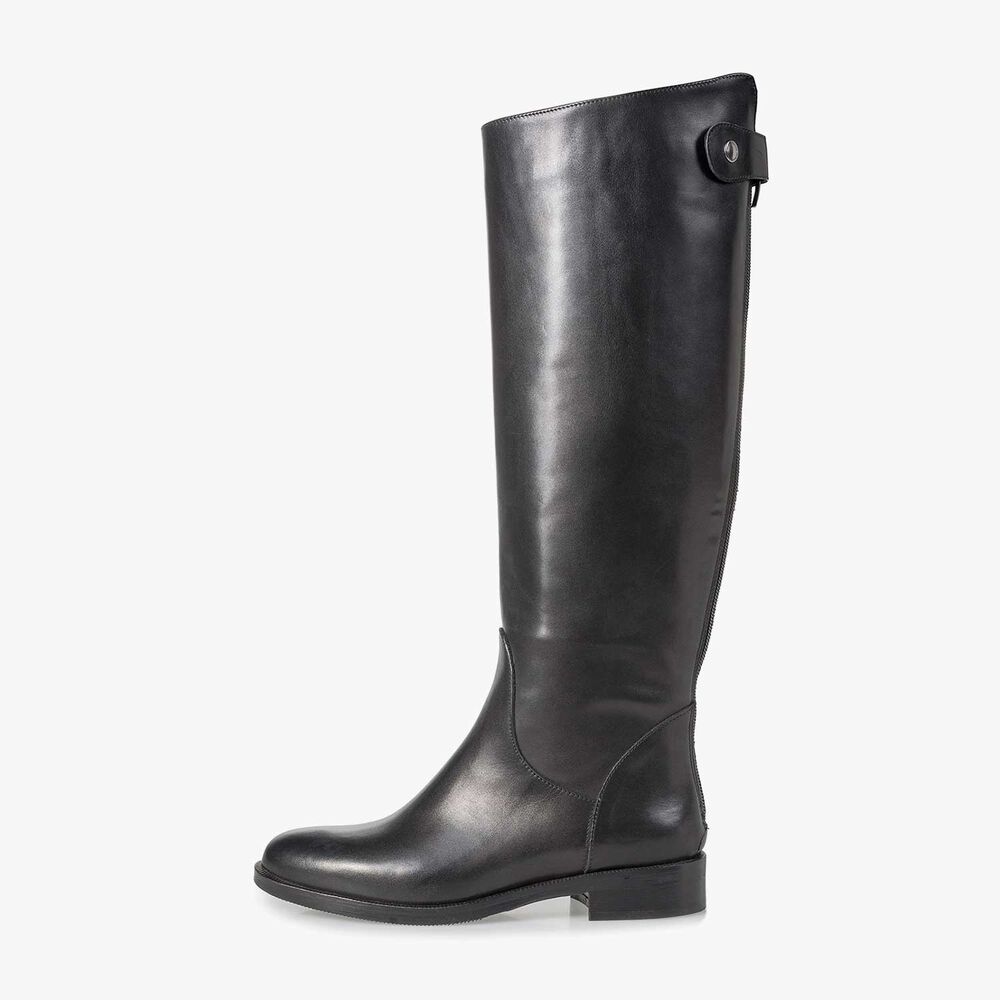 Hoher schwarzer Kalbsleder-Stiefel