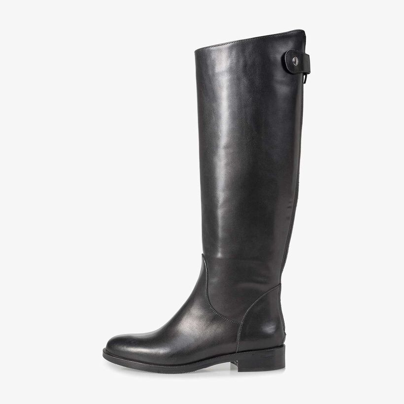 Hoher schwarzer Kalbsleder-Stiefel