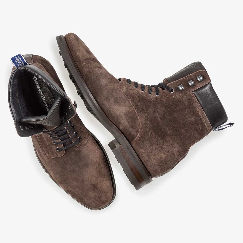 Dunkelbrauner Wildleder-Schn&uuml;rstiefel