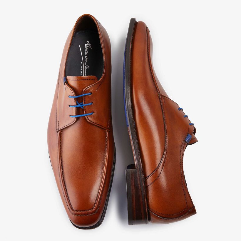 Cognacfarbener Leder Schn&uuml;rschuh