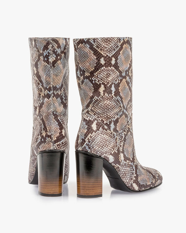 Braun-wei&szlig;e Lederstiefel mit Schlangenprint