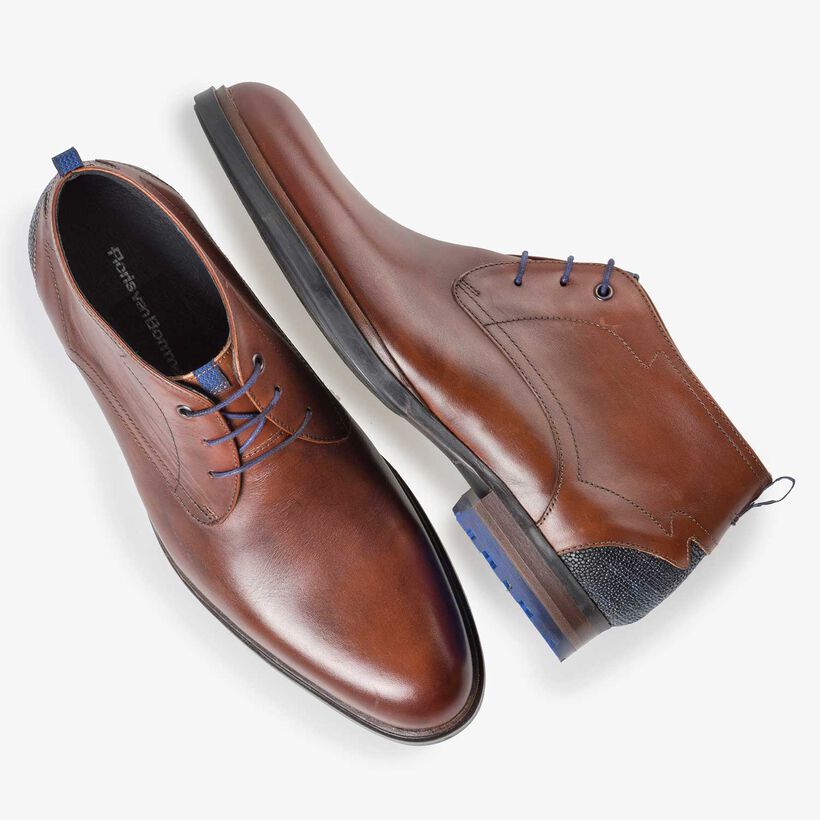 Cognacfarbener Kalbsleder Schn&uuml;rstiefel