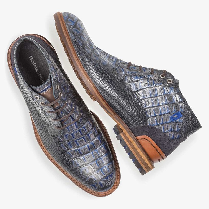 Blauer Leder-Schn&uuml;rstiefel mit Krokoprint