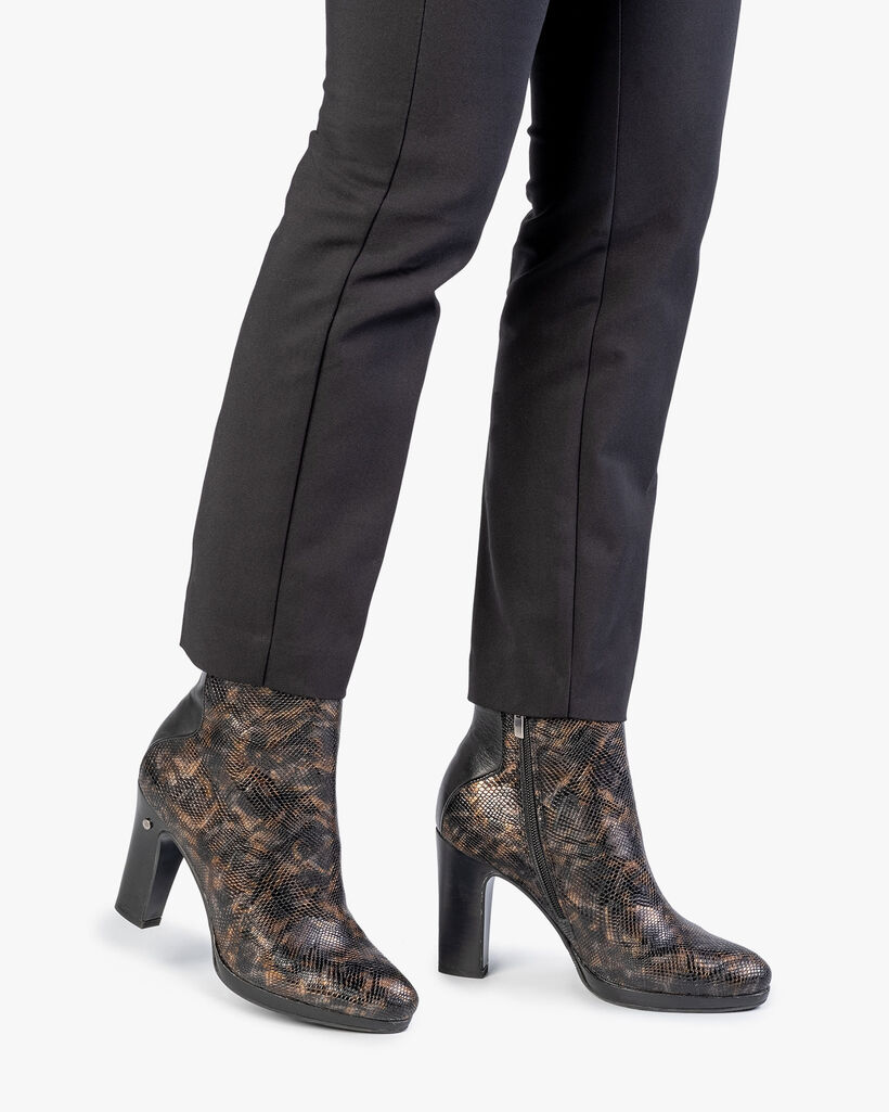Stiefelette Krokoprint kupfer