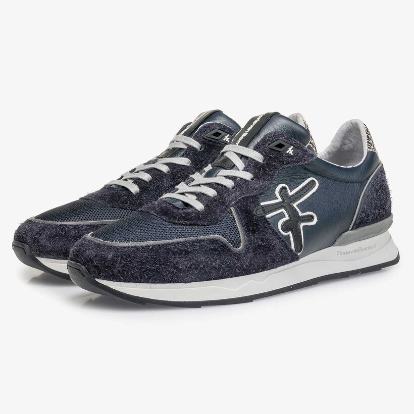 Dark blue calf leather sneaker