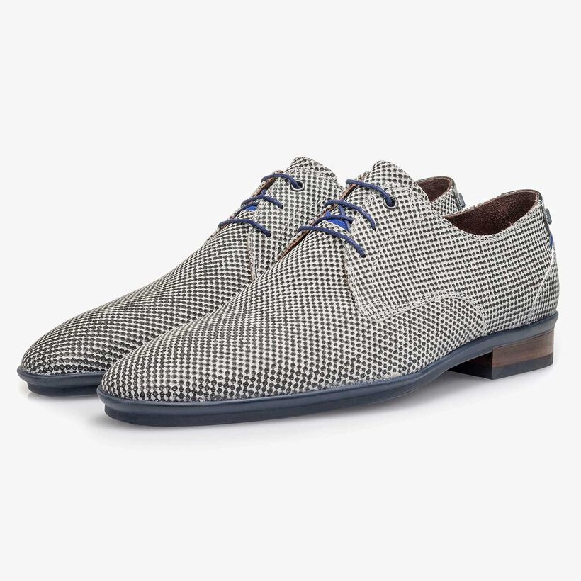 Hellgrauer Wildleder-Schn&uuml;rschuh mit Mini-Print