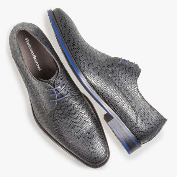 Black leather lace shoe with print