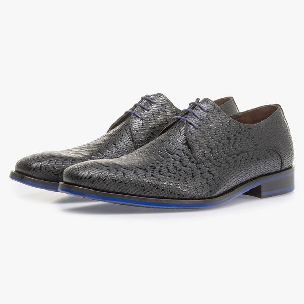 Black leather lace shoe with print