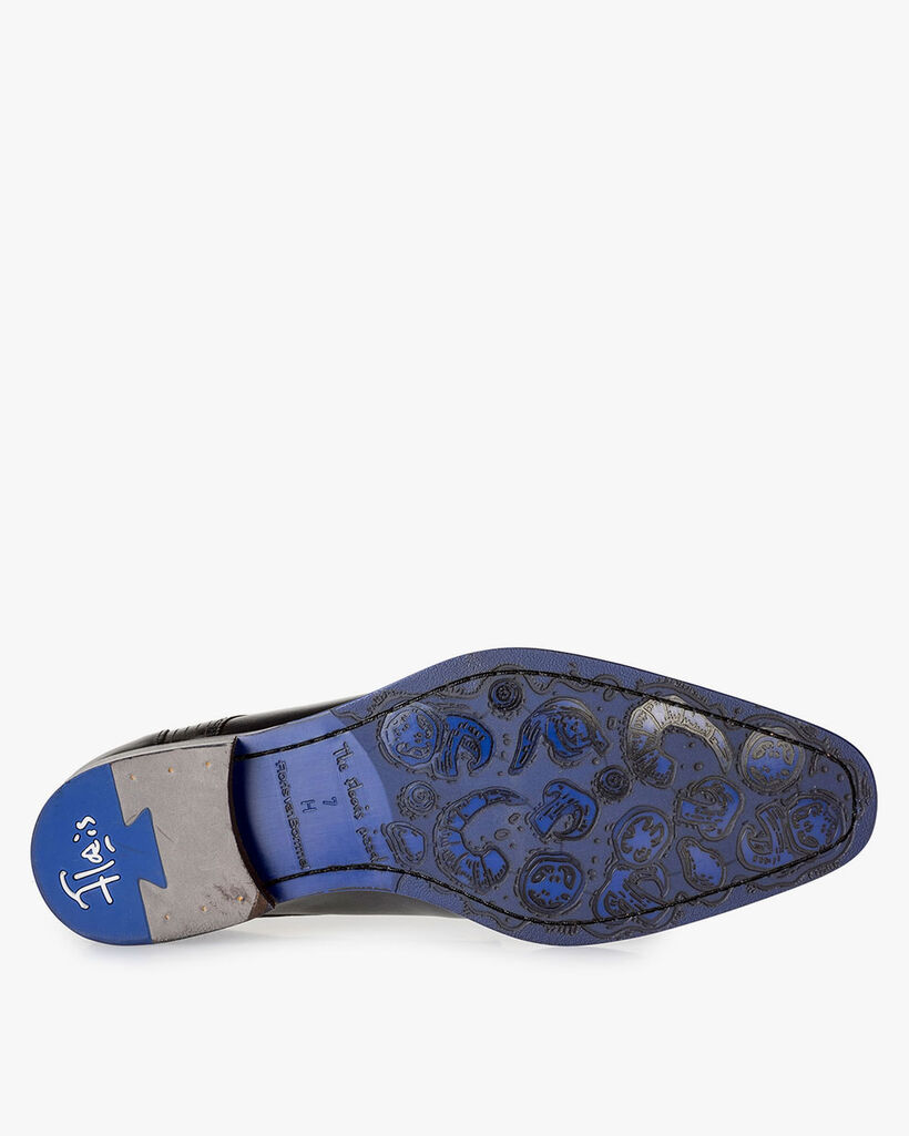 Schwarzer Kalbsleder-Schn&uuml;rschuh