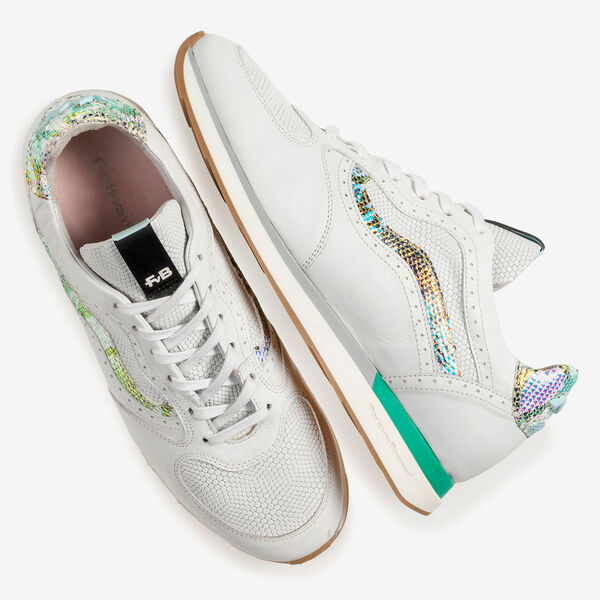 Wei&szlig;er Leder-Sneaker mit Metallic-Details
