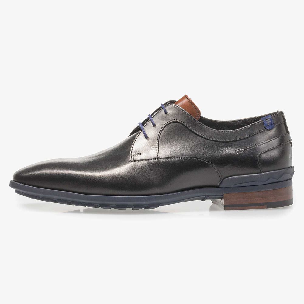 Black calf leather lace shoe