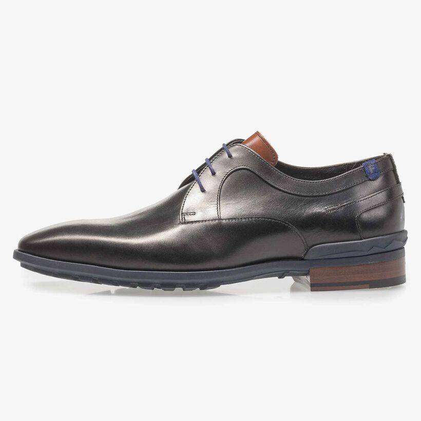 Black calf leather lace shoe