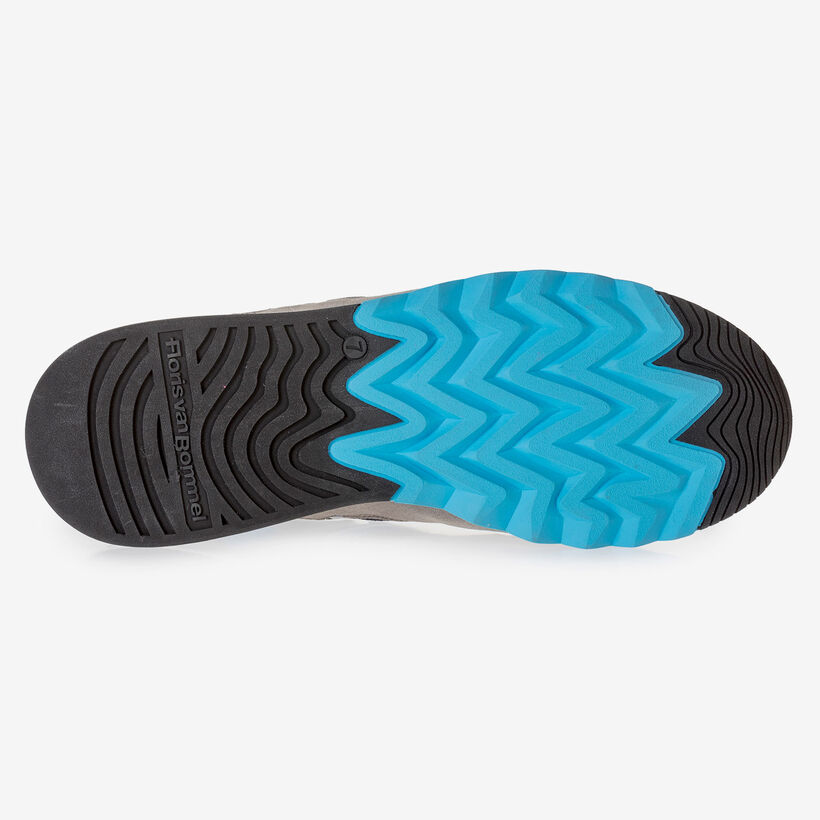 Mehrfarbiger Wildleder-Sneaker mit gr&uuml;nen Details
