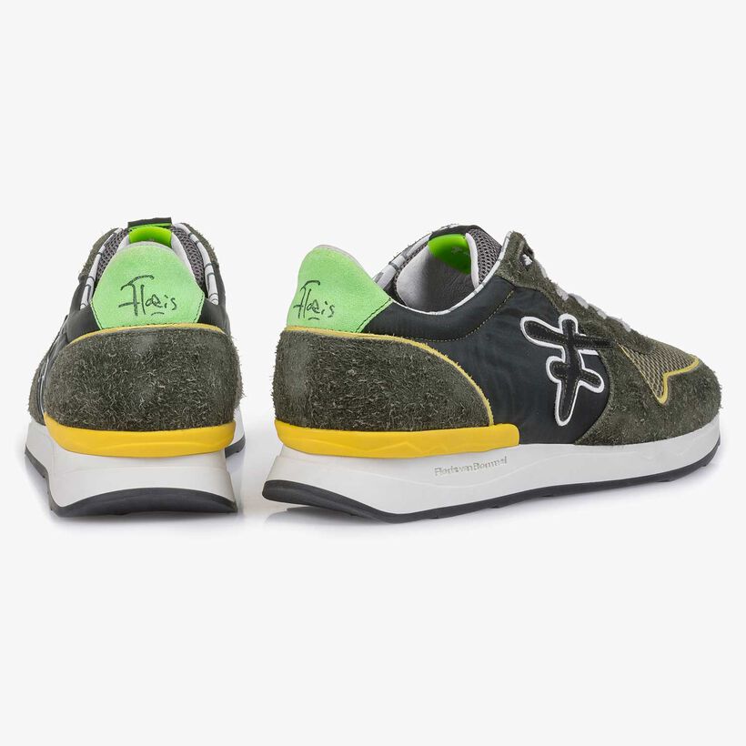 Gr&uuml;ngelber Wildleder-Sneaker