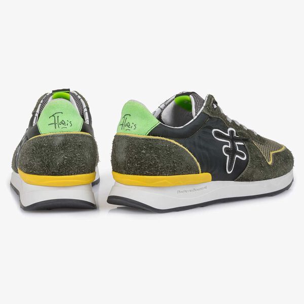 Gr&uuml;ngelber Wildleder-Sneaker