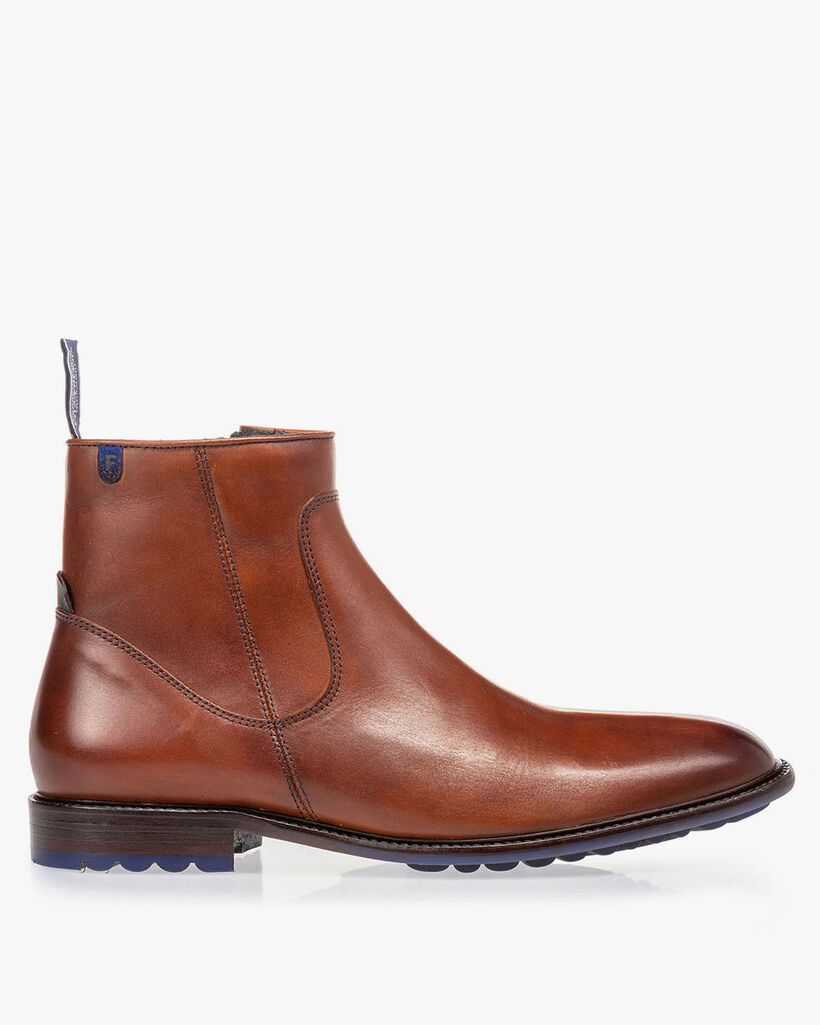 Lammfell gef&uuml;tterter Stiefel cognac