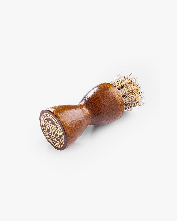 Application brush round colourless