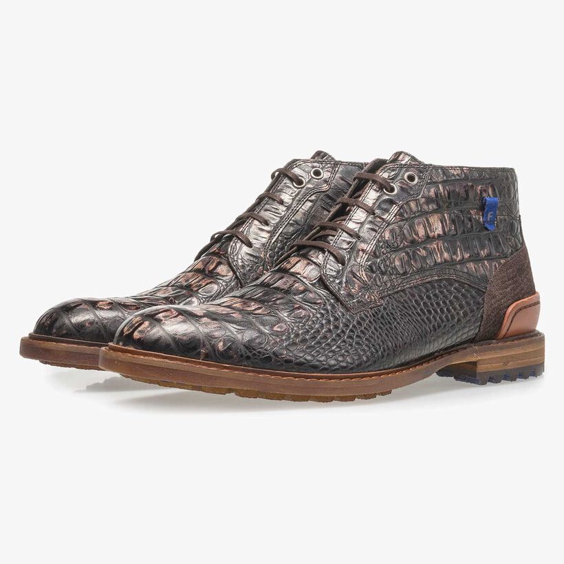 Dunkelbrauner Leder-Schn&uuml;rstiefel mit Krokoprint
