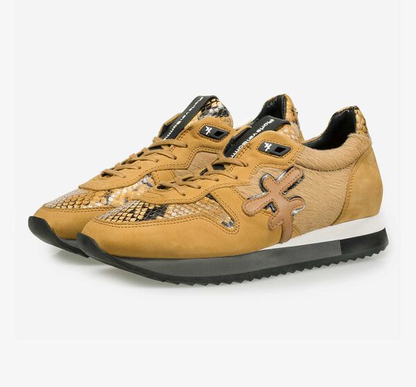 Ochre yellow sneaker with pony hair